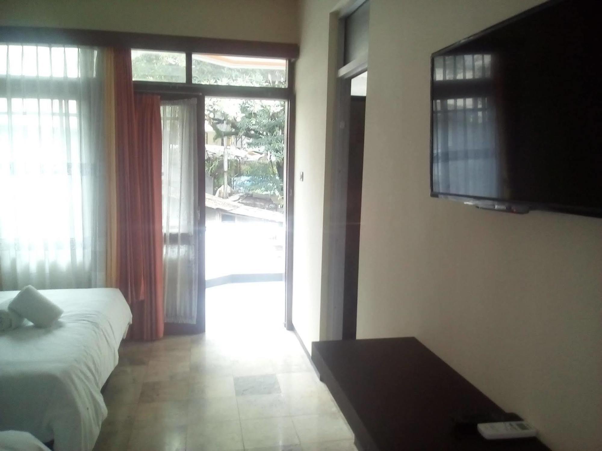 Simply Homy Guest House Pasteur Bandung Buitenkant foto
