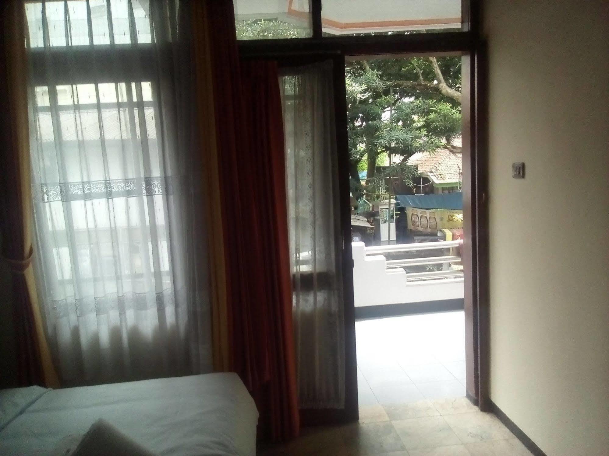 Simply Homy Guest House Pasteur Bandung Buitenkant foto